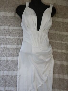 & Other Stories White Plunge V-Neck Bridal Dress
